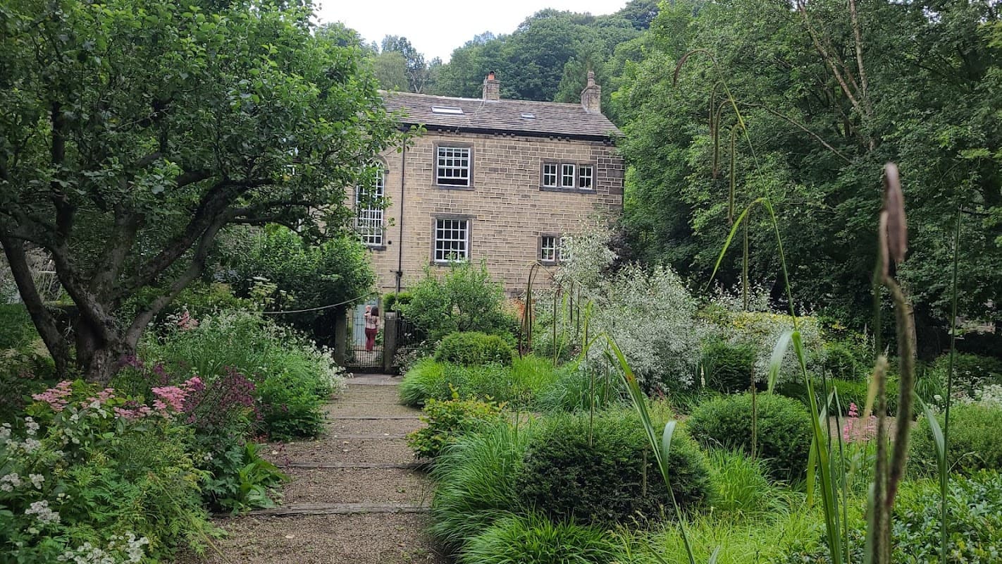 Accommodation at Mayroyd Mill House in chiserley