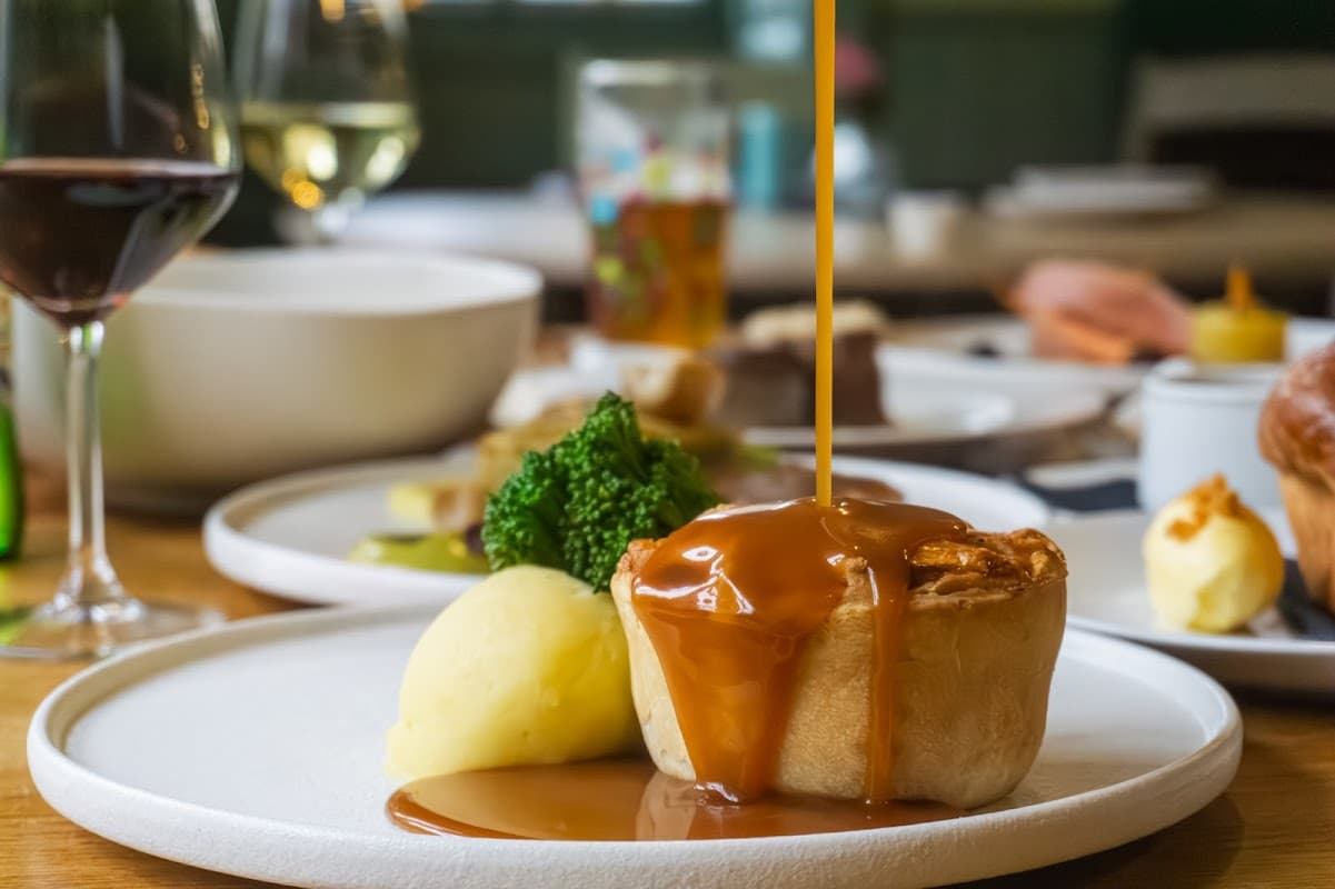 Pub White Lion | Inn, Rooms & Dining in chiserley