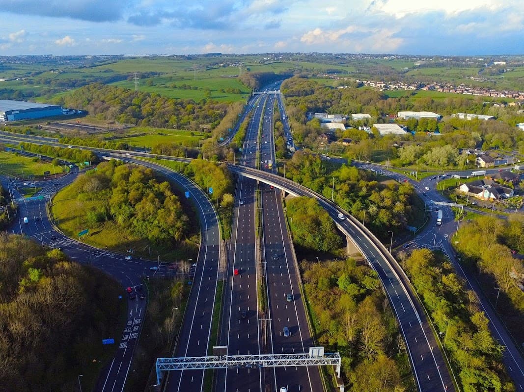 Bus Stop at Chain Bar Roundabout - Bus Stops in cleckheaton