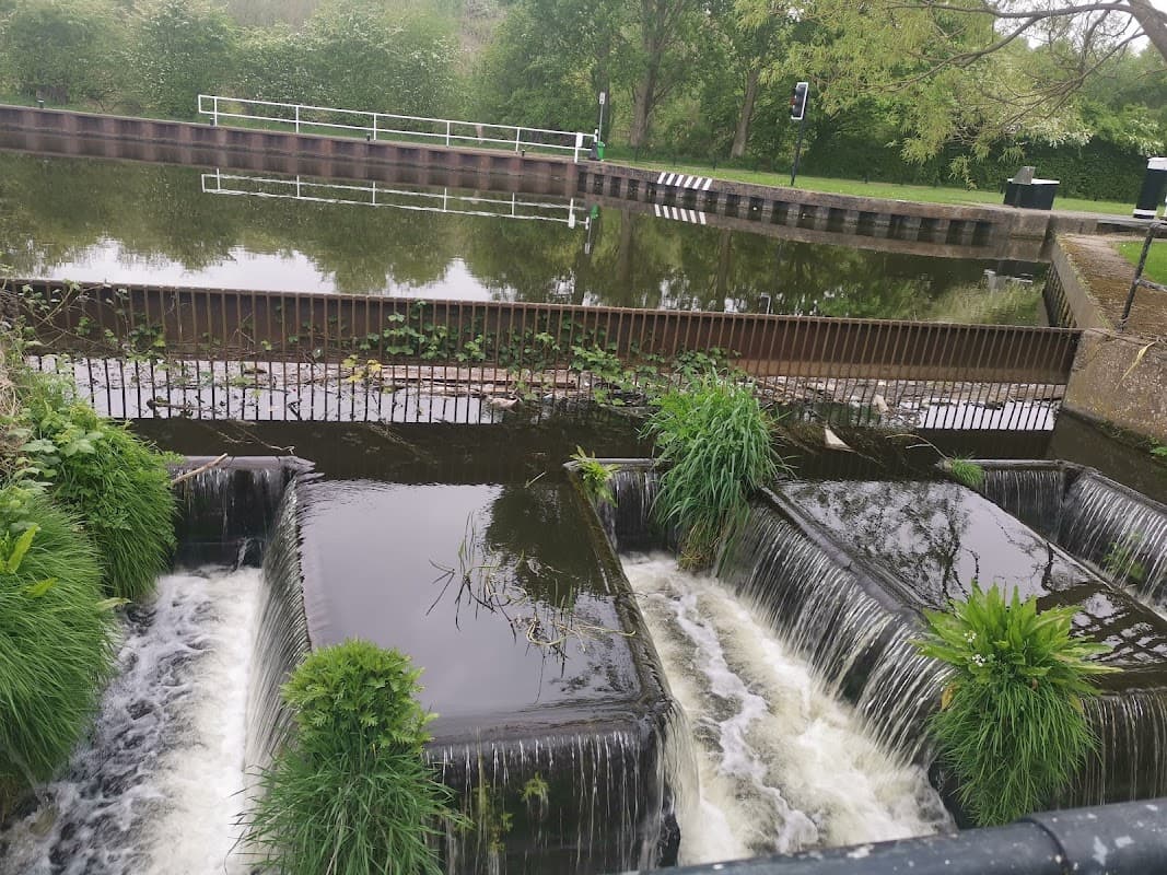 Accommodation at Low Lock Riverside Retreat in conisbrough