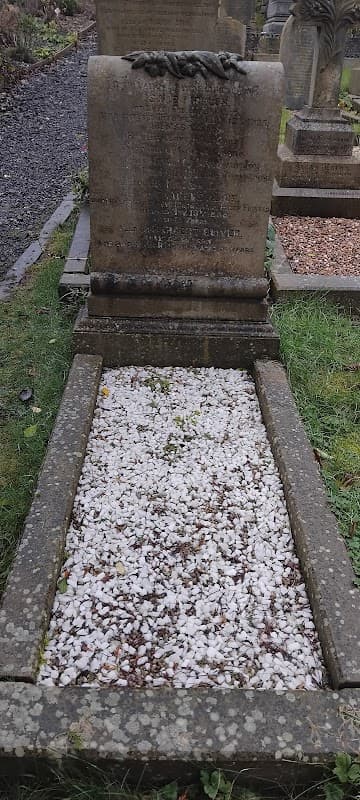 Dockroyd Wesleyan Methodist graveyard s - Cemeteries in cross roads