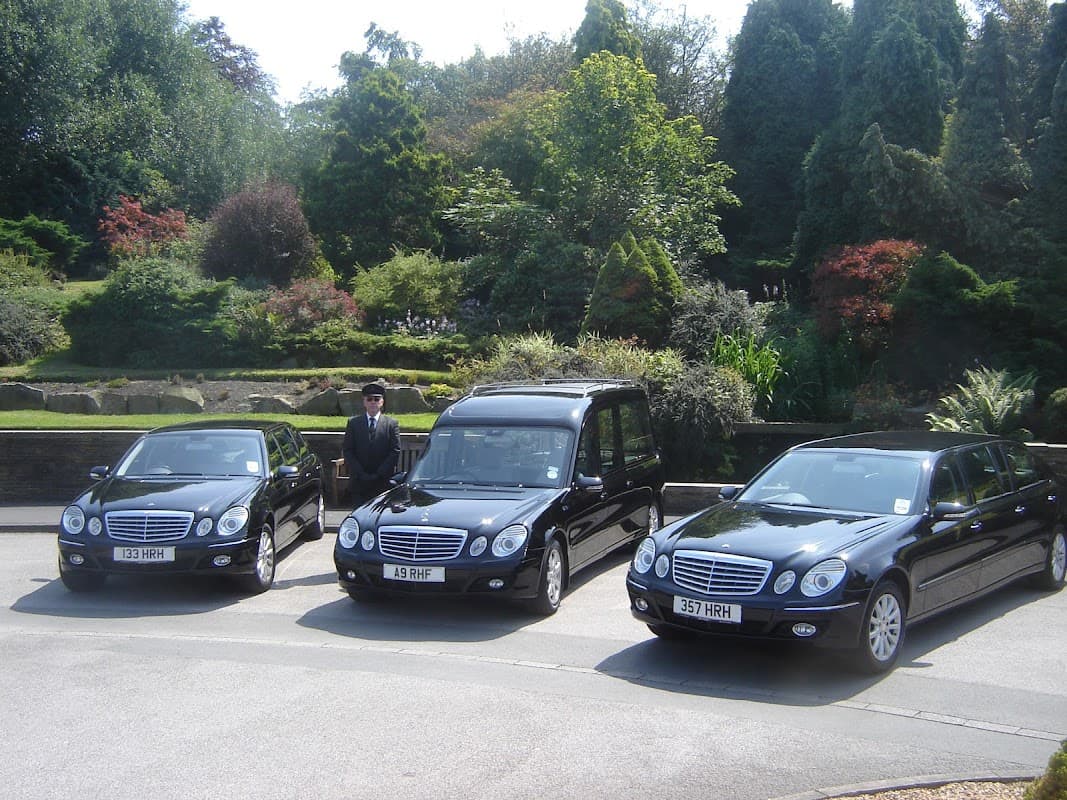 RICHARD FEARNLEY FUNERAL DIRECTORS - CARING FOR ALL DISTRICTS - Funeral Directors in dewsbury