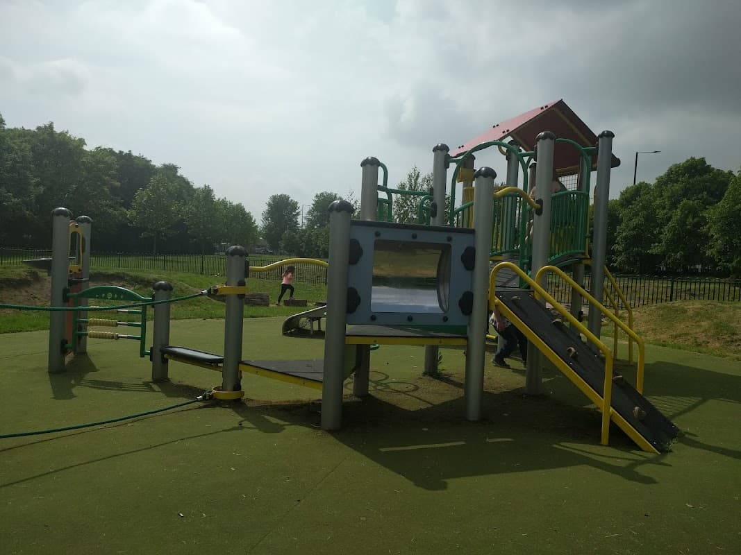 Belle Vue Ave, Hyde Park Play Area - Playgrounds in doncaster