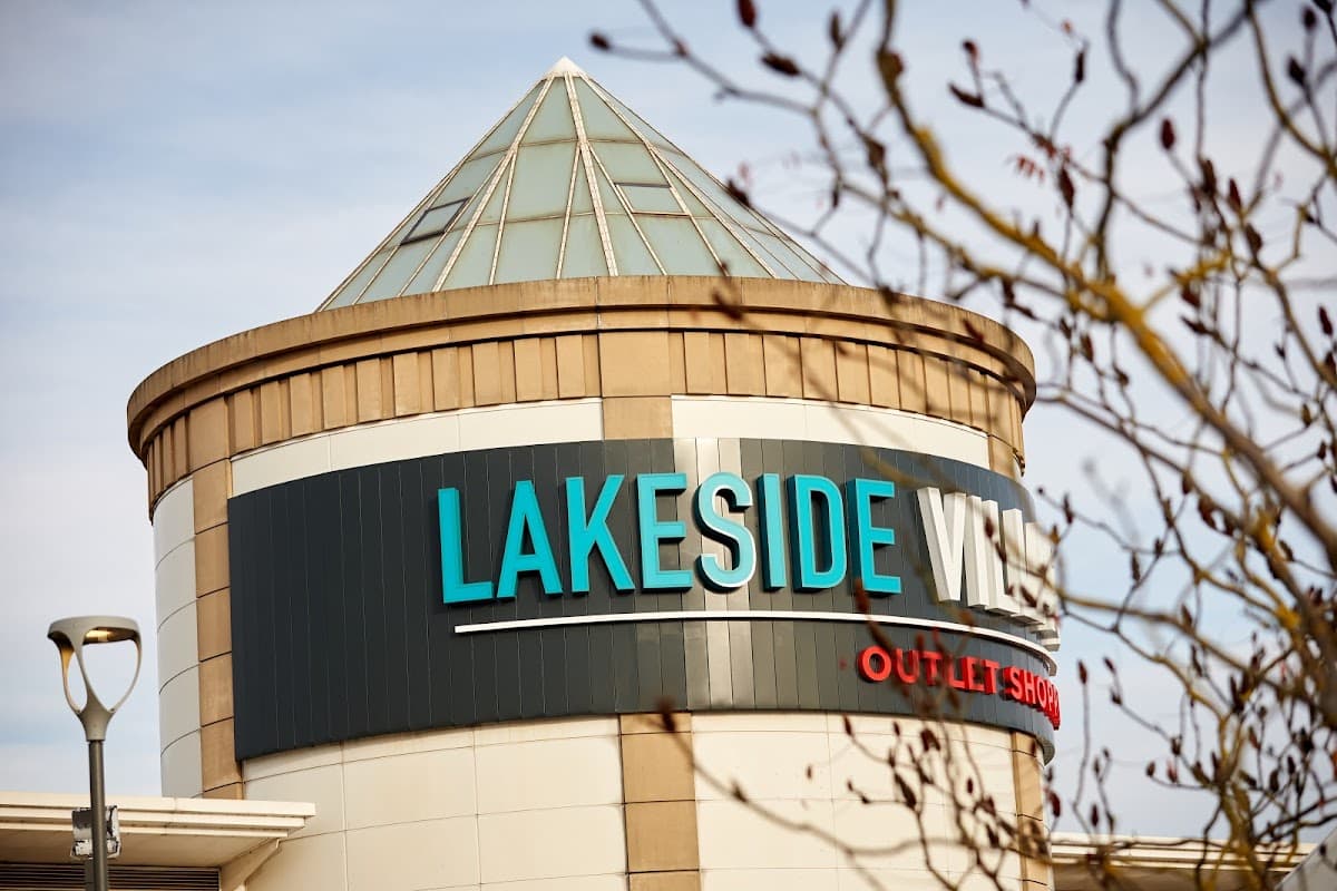 Lakeside Village Outlet Shopping - Outlet Stores in doncaster