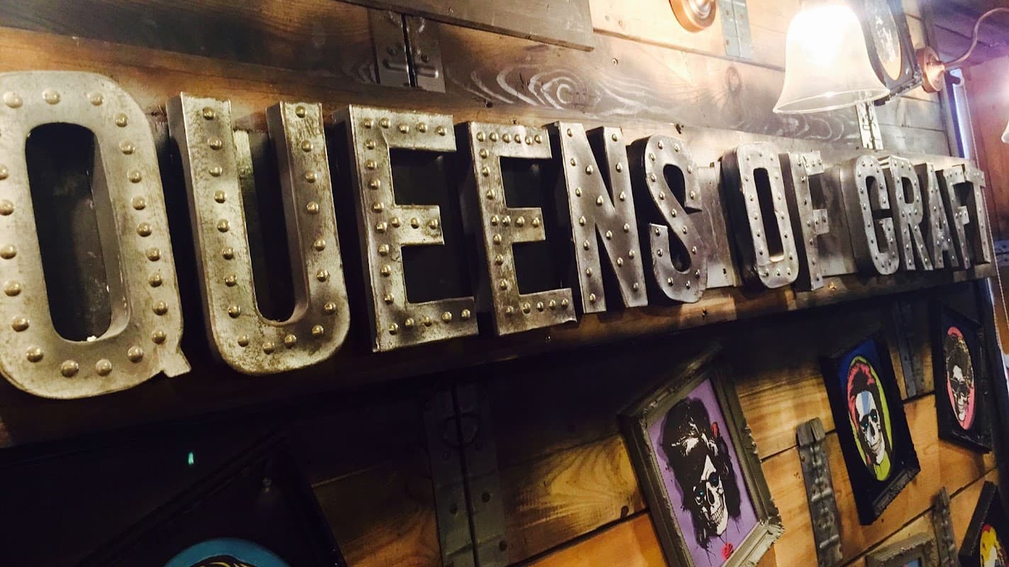 The Queen Crafthouse