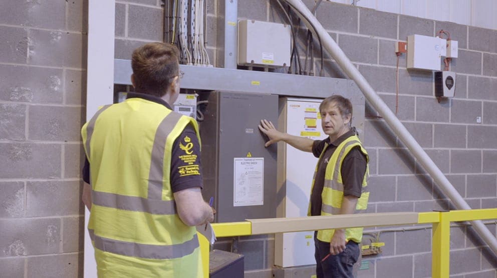 Inverteck - Electricians in eckington