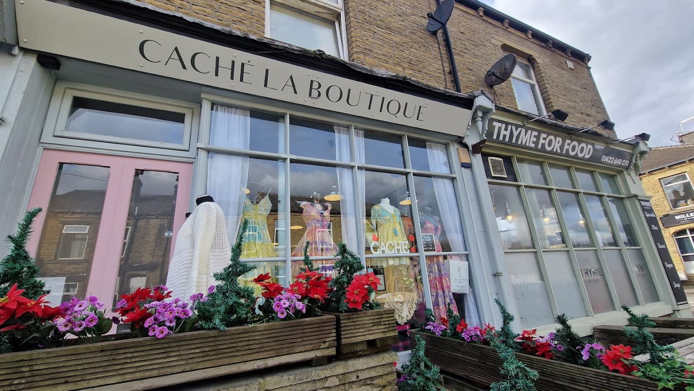 Cache la Boutique - Clothes Shops in exley