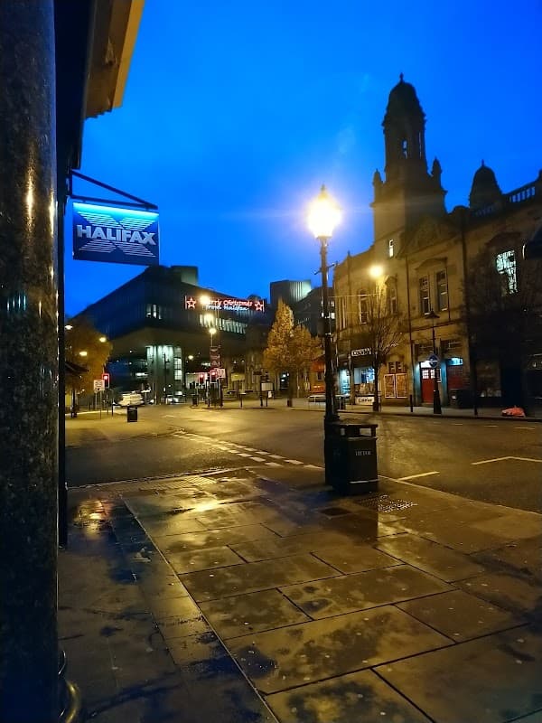 Commercial Street 21 - Bus Stations in exley