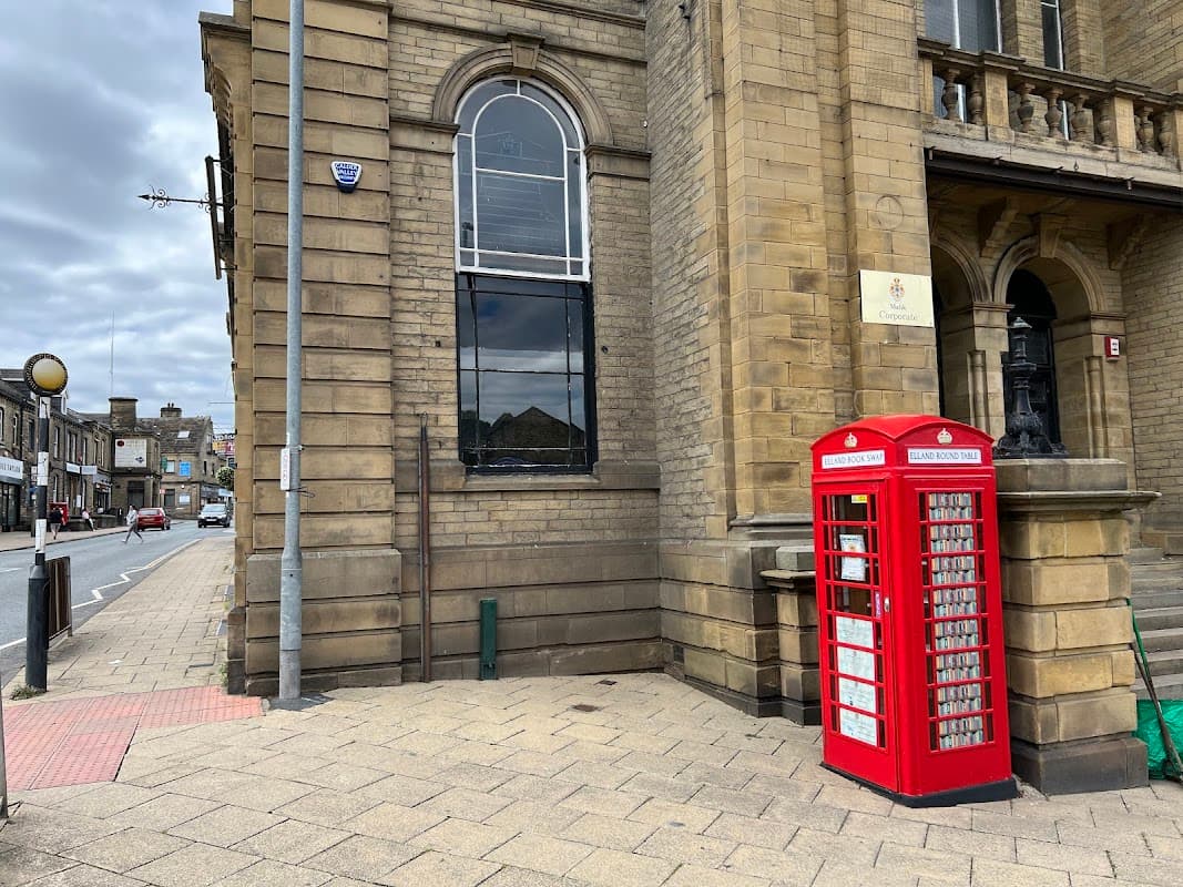 Elland Phonebox Book Swap - Libraries in exley