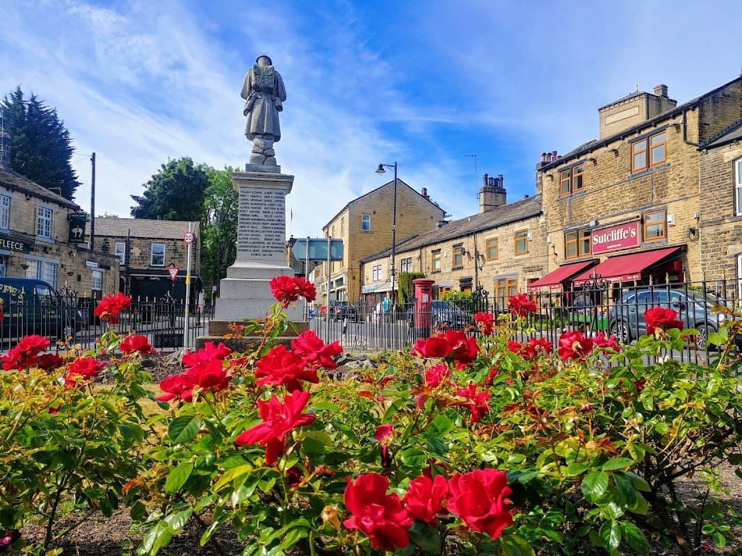 Farsley Cenotaph - War Memorials in farsley