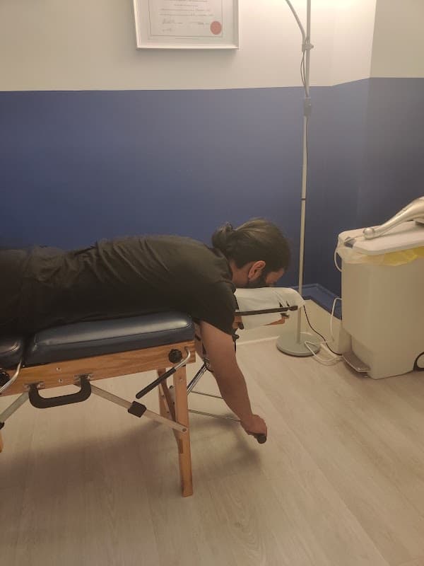 Life and Care - Leeds Chiropractor Clinic - Calverley - Chiropractors in farsley