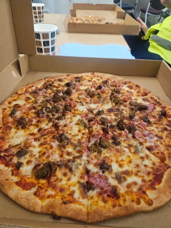 Dining at Pizza House Pudsey in farsley