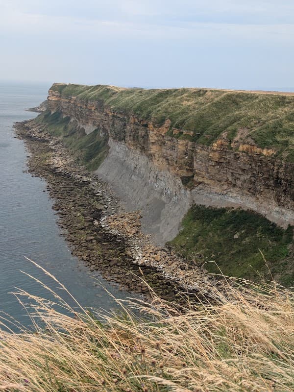 Filey Rocket Pole - Monuments in filey