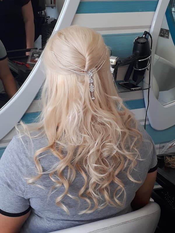 Thairapy - Hair Salons in filey