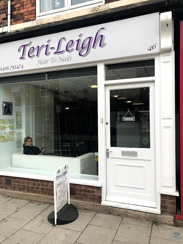 Teri-Leigh hair to nails
