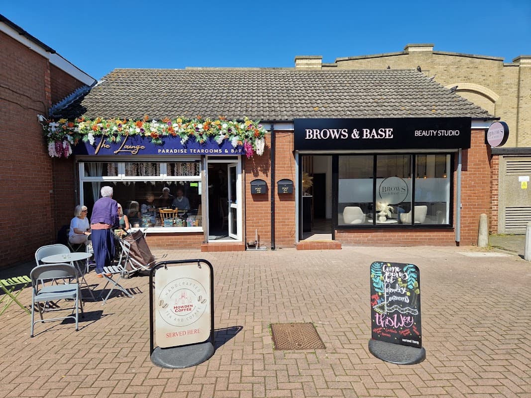 Cafe The Lounge paradise Tearooms & Bar in goole