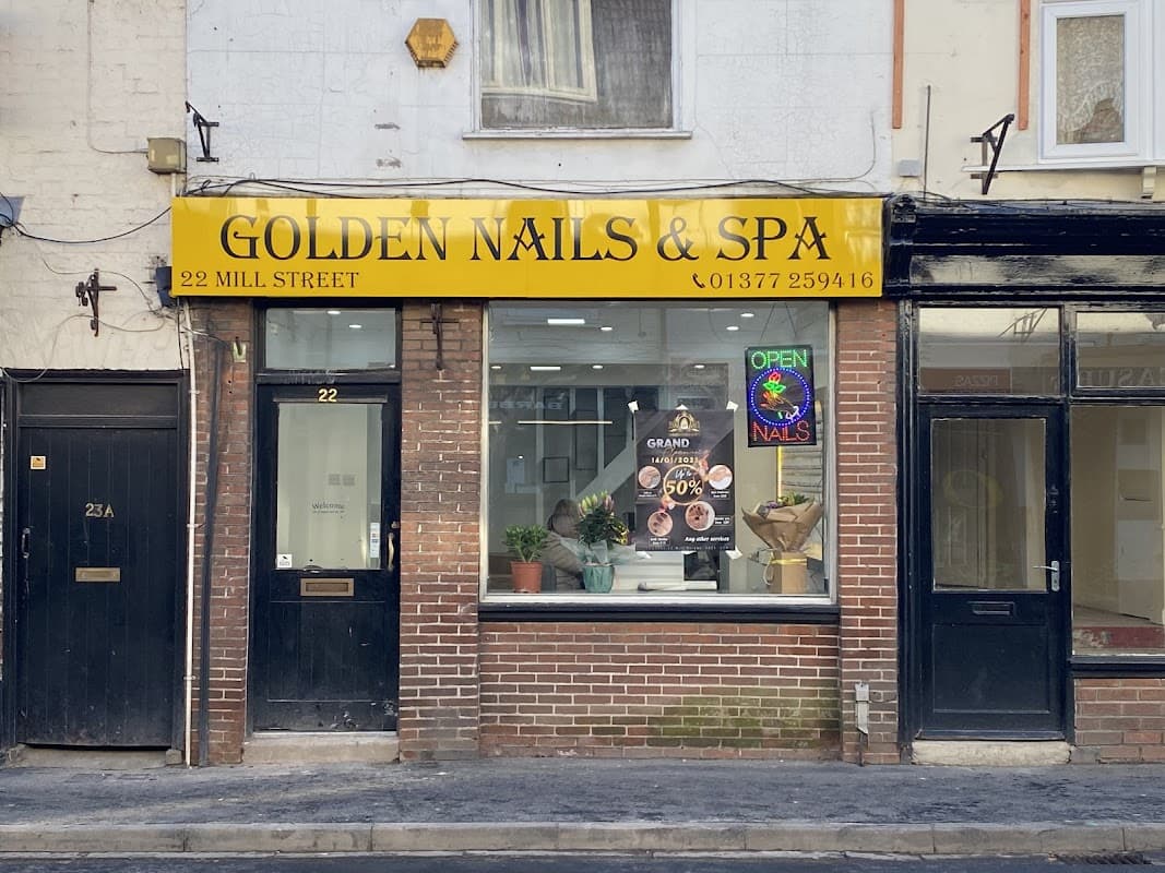 Golden nails & spa - Nail Salons in great driffield