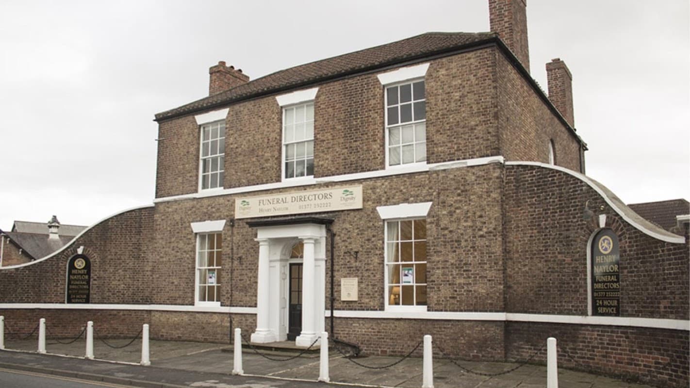 Henry Naylor Funeral Directors - Funeral Directors in great driffield
