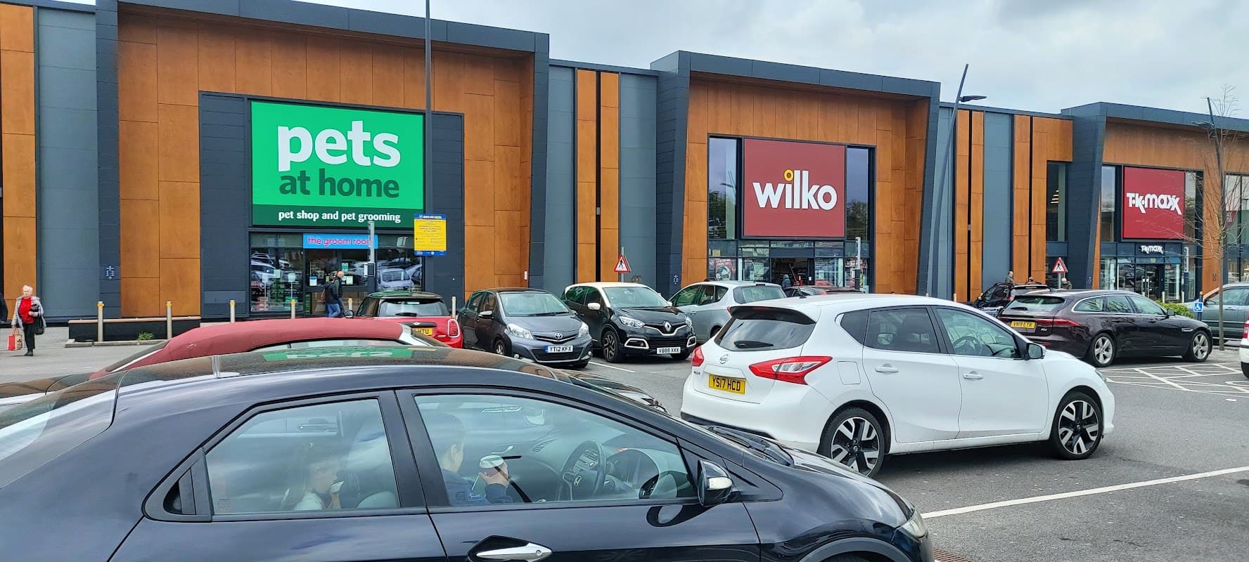 St James Retail Park - Shopping Centres in greenhill