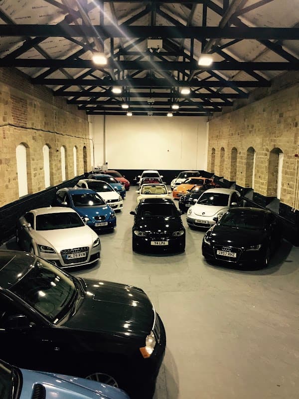 S C C Leeds Ltd - Car Dealers in guiseley