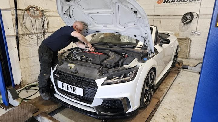 Elliotts Autos Ltd - Garages in halifax