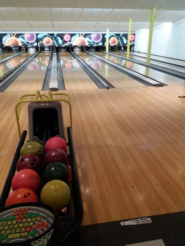 Fast Eddie's Halifax - Bowling in halifax
