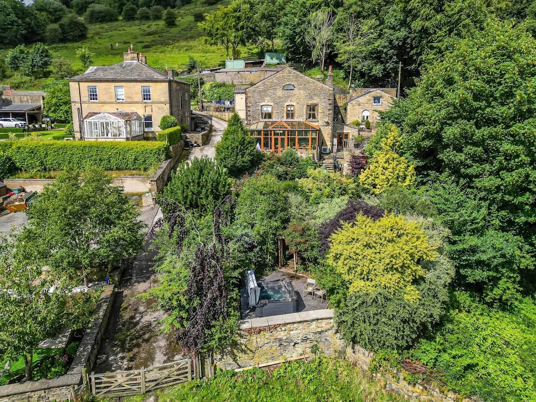 Accommodation at Lee House Farm Shibden in halifax