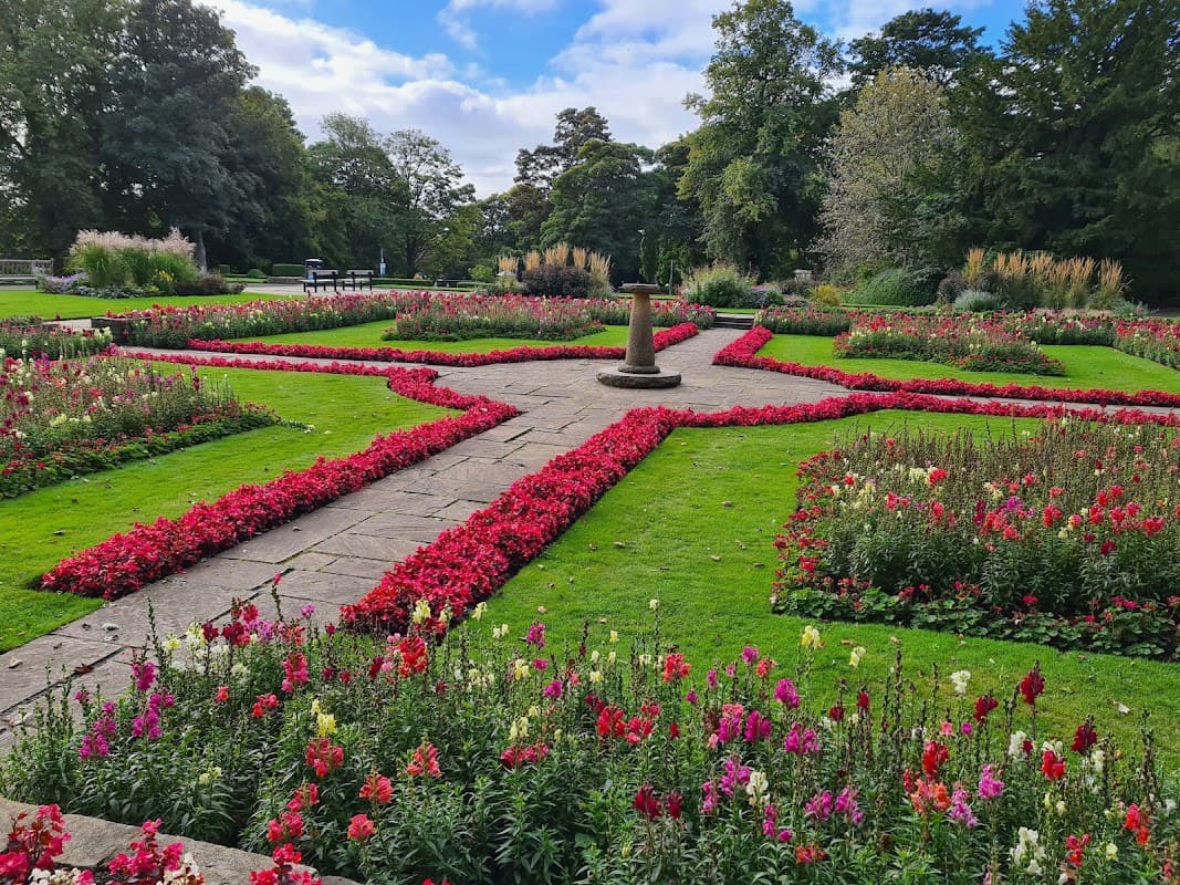 Manor Heath Park - Attraction in halifax