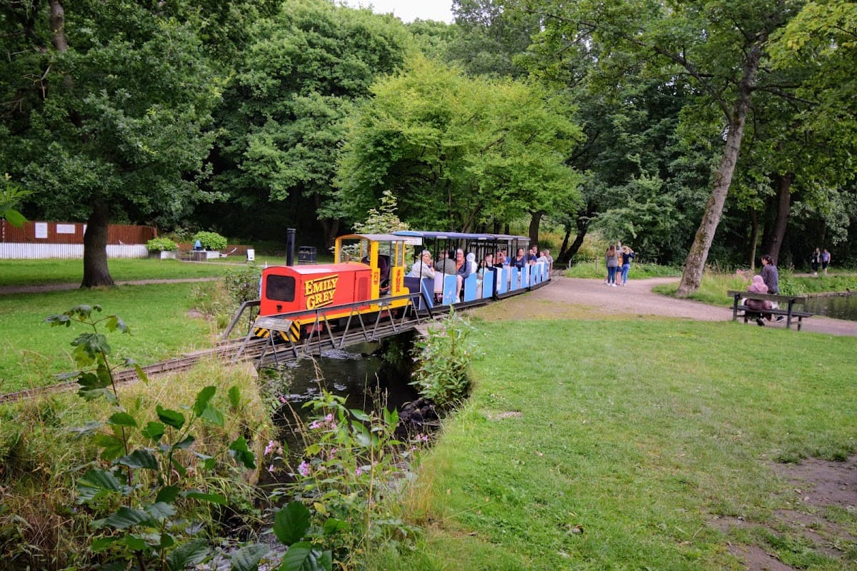 Shibden Park Miniature Railway - Attraction in halifax