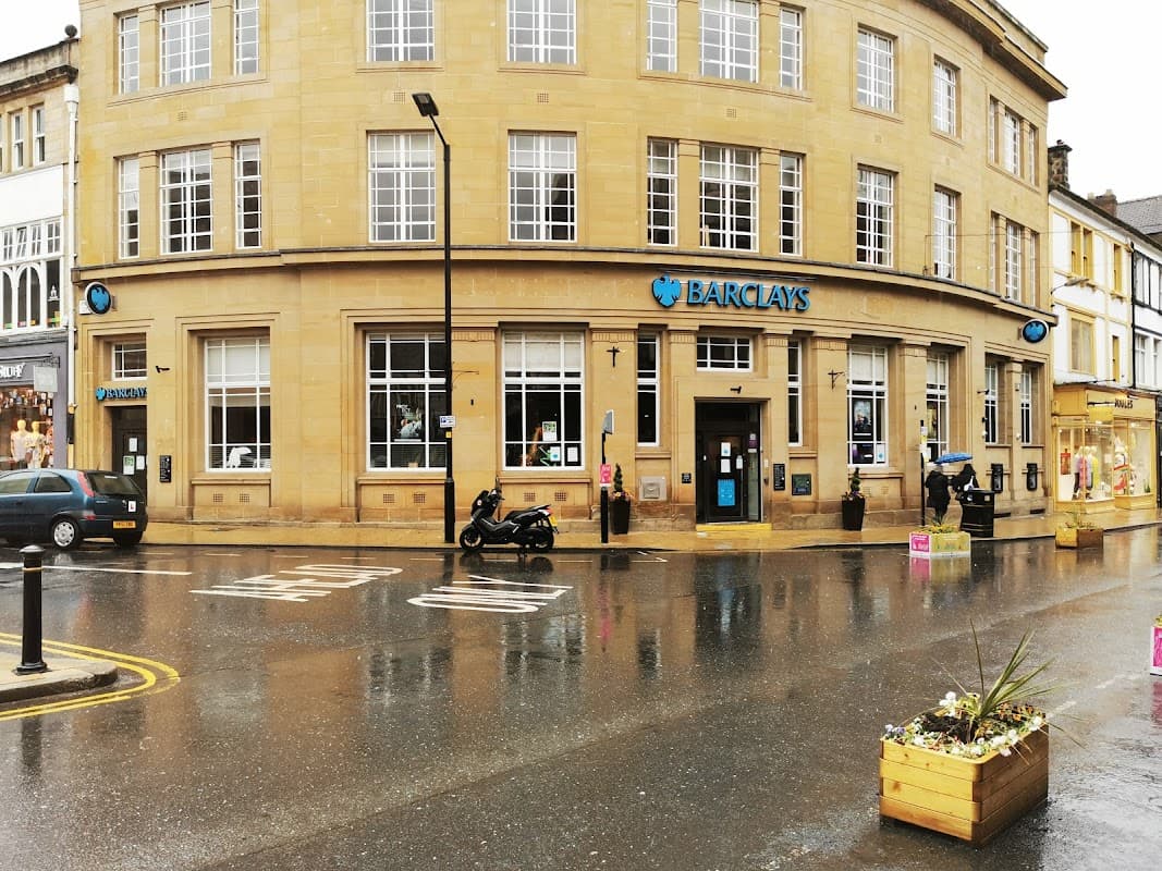 Barclays Bank - Banks in harrogate