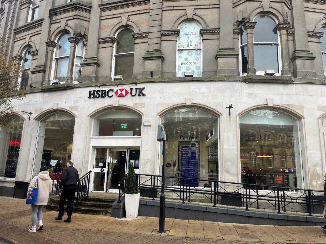 HSBC Harrogate - Banks in harrogate