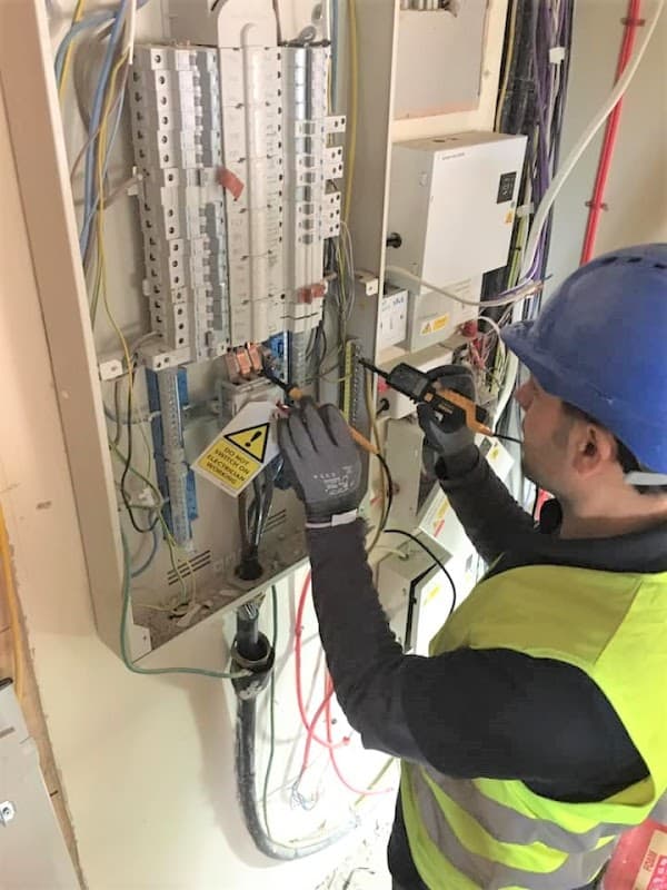 Jet Power & Light Ltd - Electricians in harrogate