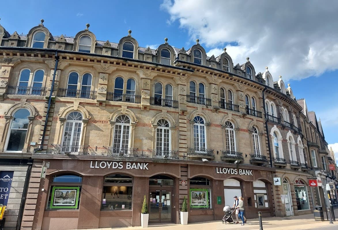 Lloyds Bank - Banks in harrogate