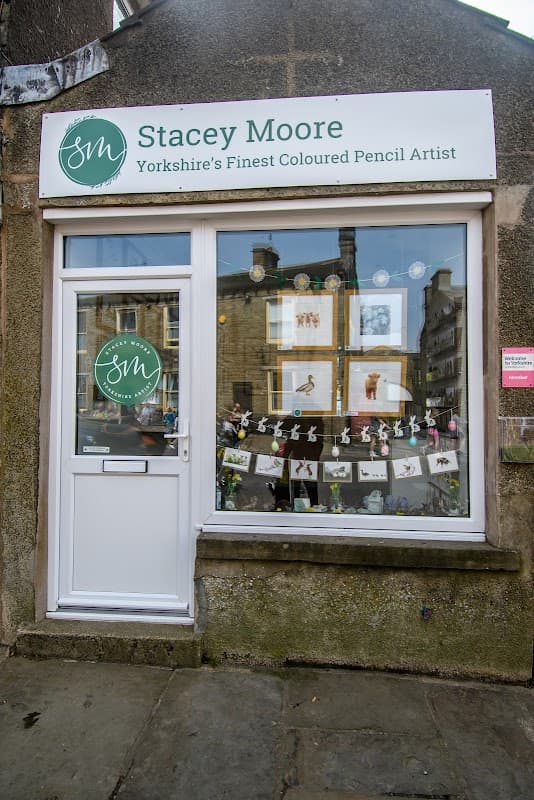 Stacey Moore Art Gallery Hawes - Gallery in hawes