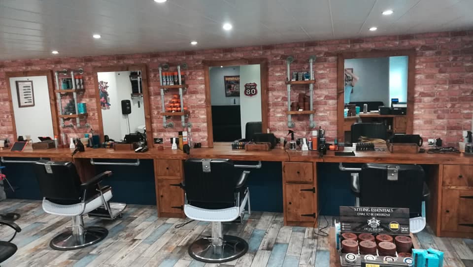 Menzone - Barbers in haxby