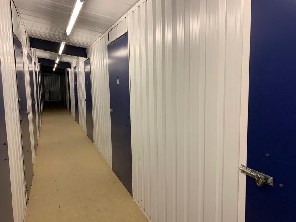 GB MOVES LTD - Removal Companies in headingley