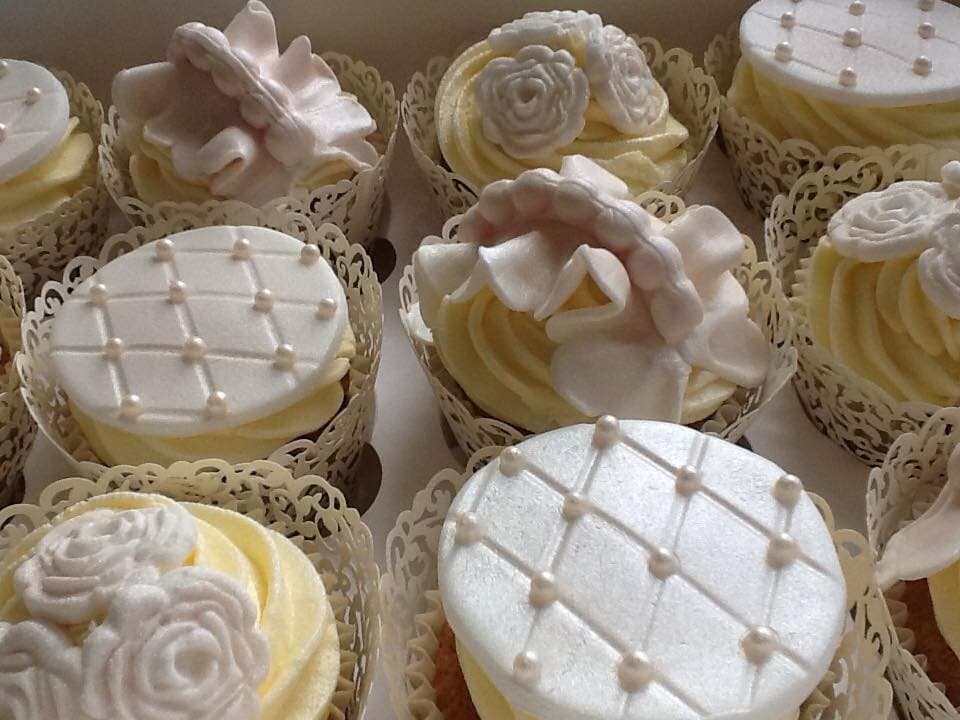 Julie Craggs Cakes - Bakers in hedon