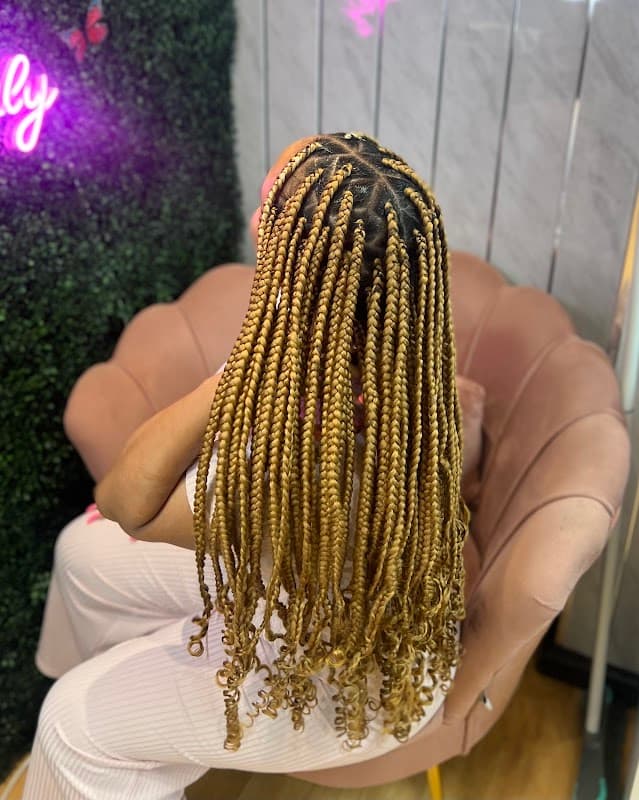 LEVEL UP HAIR AND BEAUTY SALON - Hair Salons in heeley