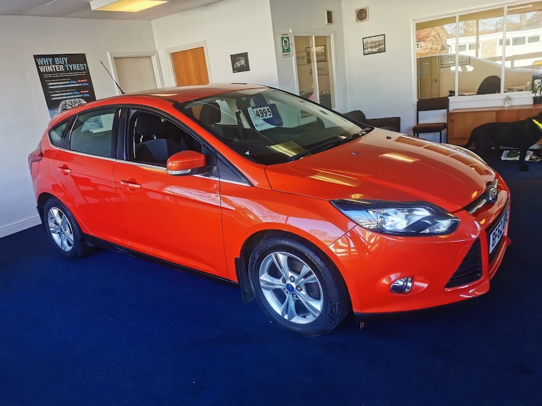 The Helmsley Garage - Garages in helmsley
