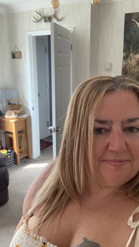 Blonde Hair & Beauty - Hair Salons in hessle