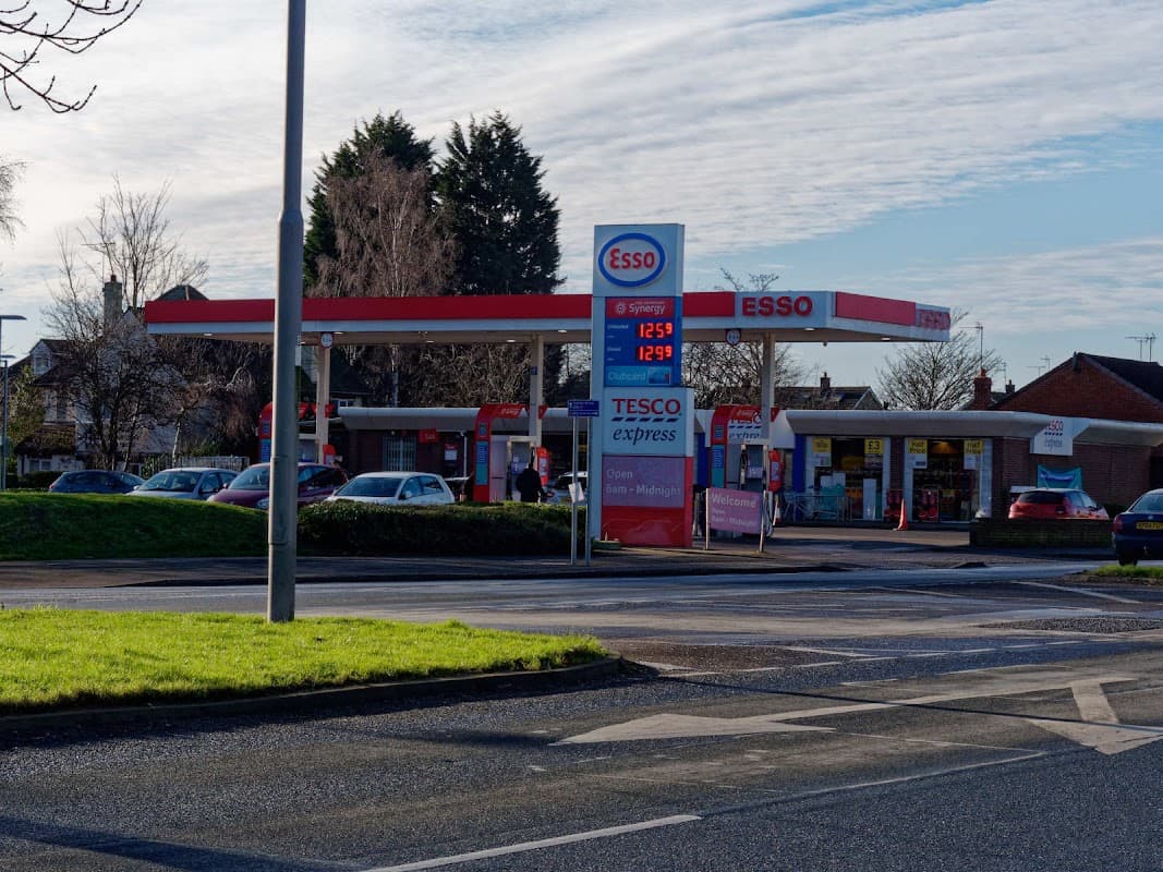 Esso - Petrol Stations in hessle