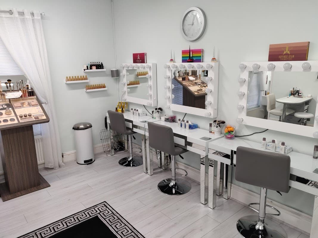 Luminava by Tori - Beauty Salons in hessle