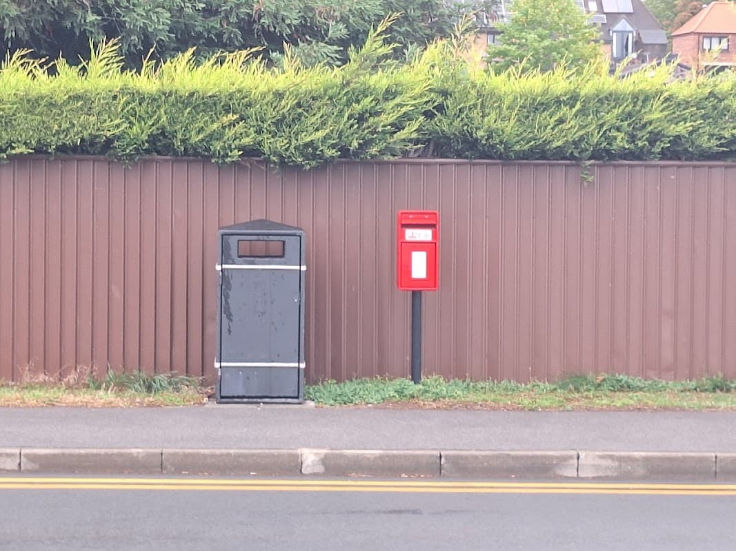 Postbox - Post Offices in hessle