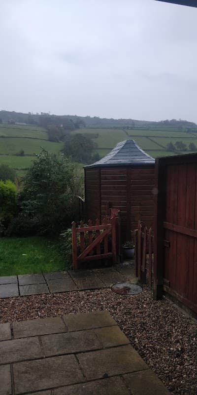 Bus Stop at Woodhead Rd Fairfields Road - Bus Stops in holme valley