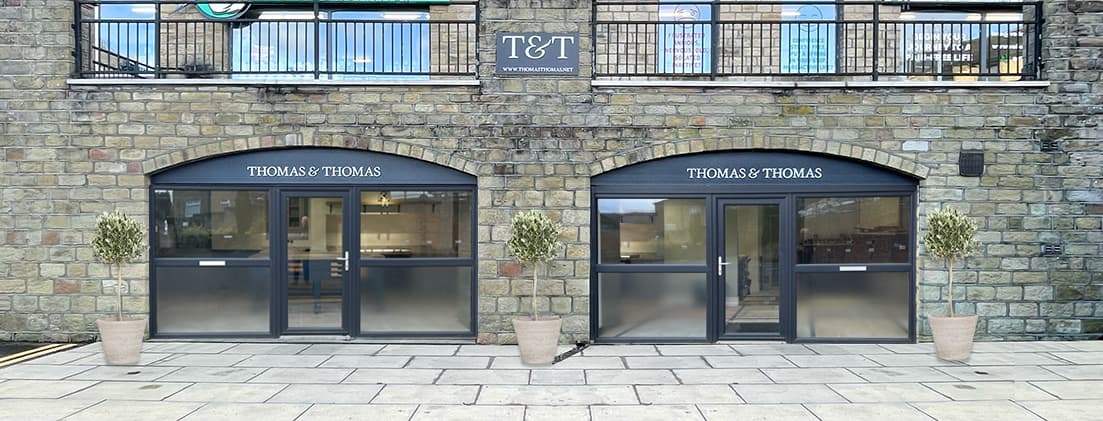 Thomas & Thomas Kitchens & Living - Furniture Shops in holme valley