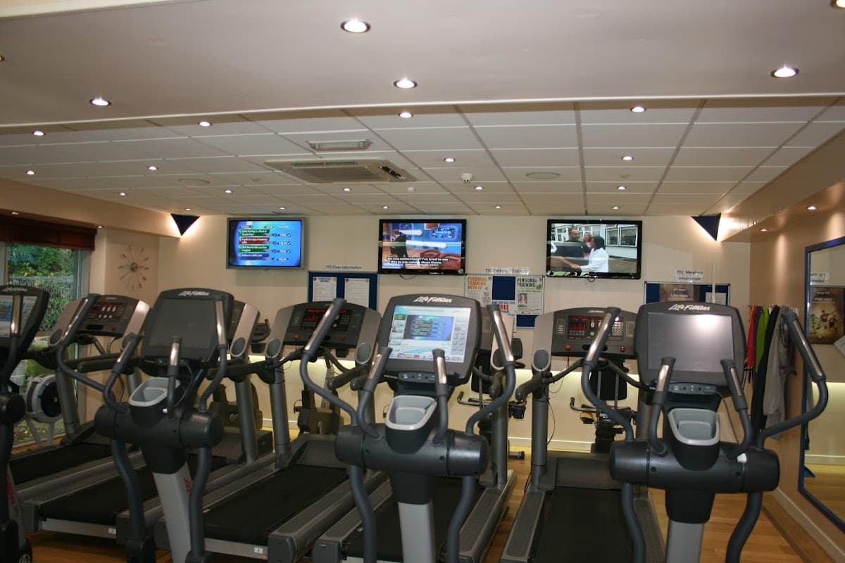 Thongsbridge Tennis & Fitness Club - Gyms in holme valley