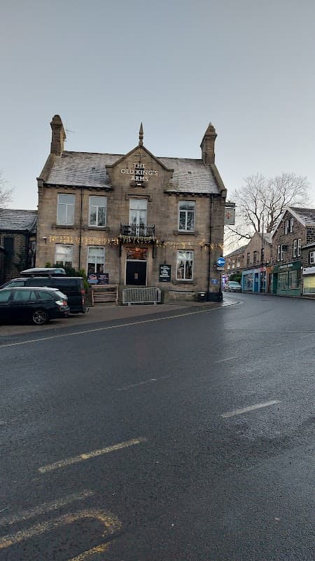 Bus Stop at Horsforth The Green - Bus Stops in horsforth