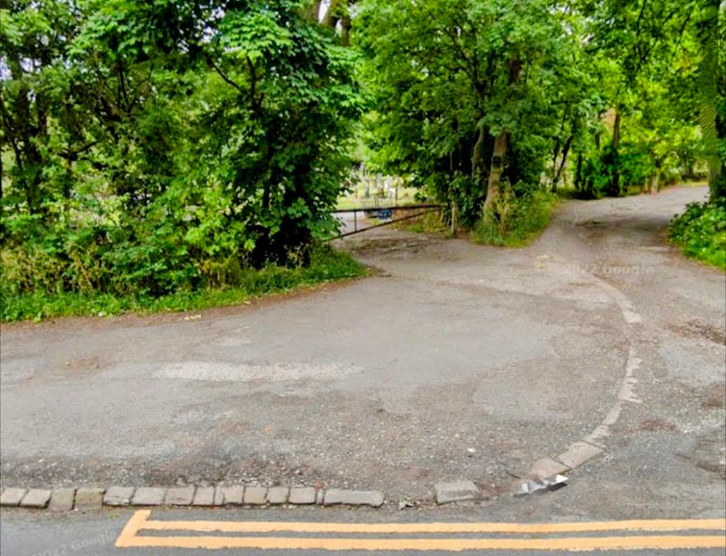 New Adel lane entrance to lawnswood cemetery - Cemeteries in horsforth