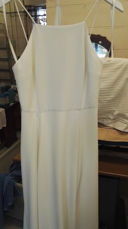 Tinshill Lane Cleaning Ltd - Dry Cleaners in horsforth