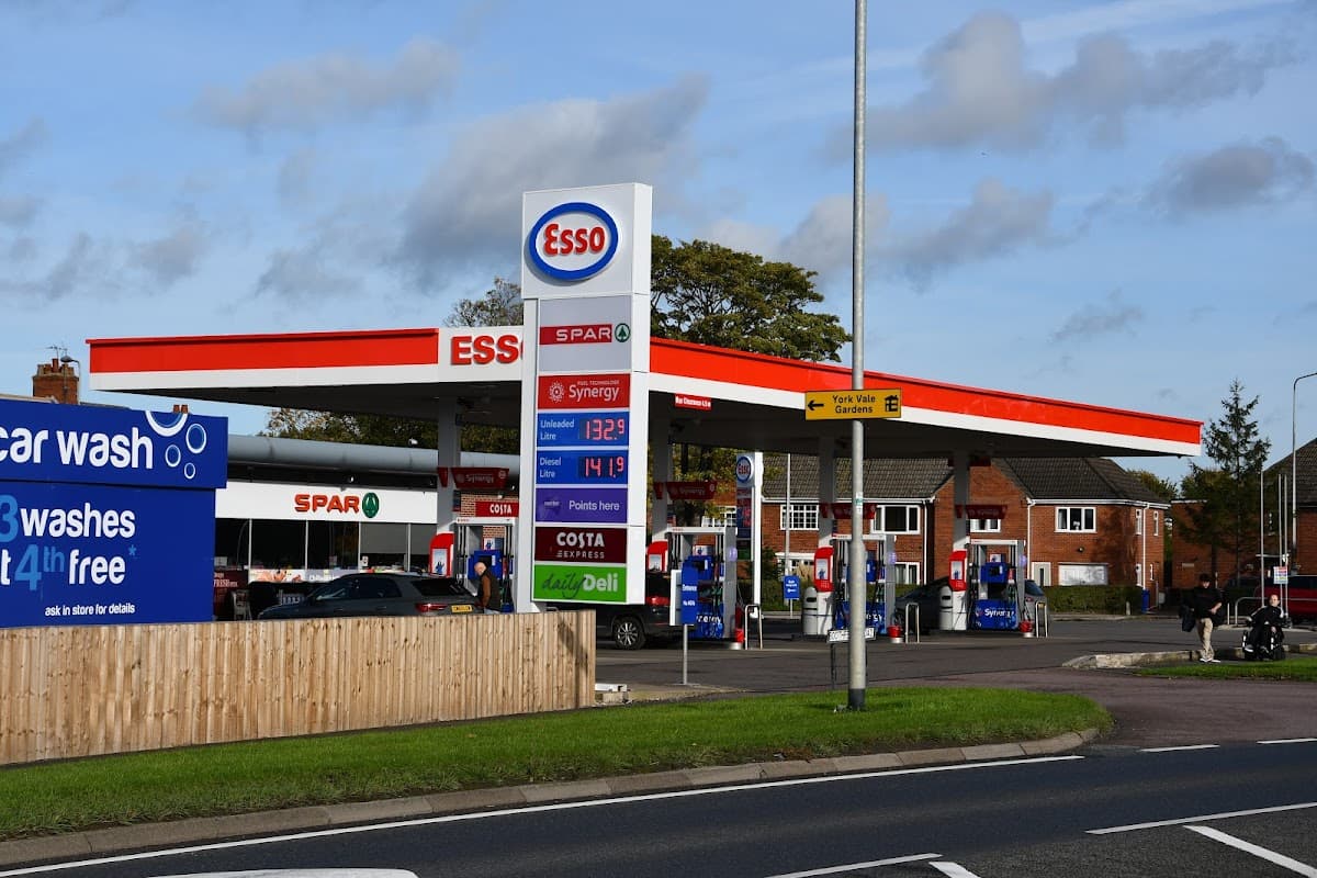 Esso - Petrol Stations in howden